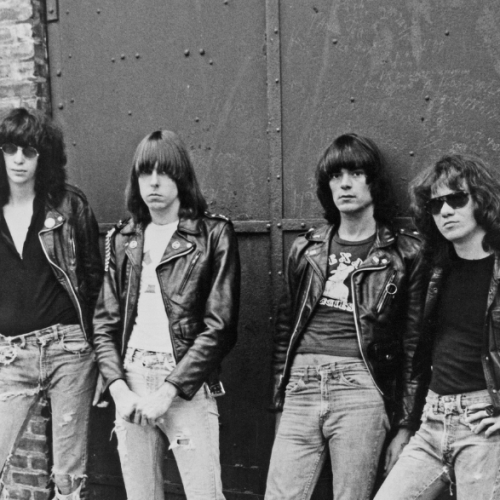 Biografia: Ramones – Os Pioneiros do Punk que Redefiniram o Rock para Sempre