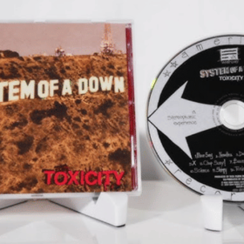 Álbuns Históricos: System of a Down – Toxicity (2001) – O Caos Organizado que Redefiniu o Metal Moderno