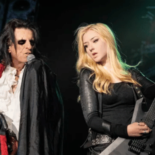 Alice Cooper Apresenta Anna Cara como Nova Guitarrista da Banda